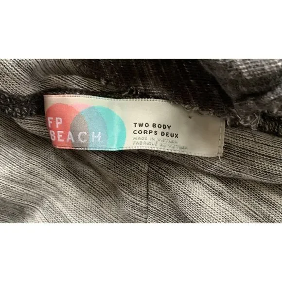 Free People Beach In A Hurry Hoodie Gray hooded BOHO SHIRT TOP sz O/S - Picture 8 of 9